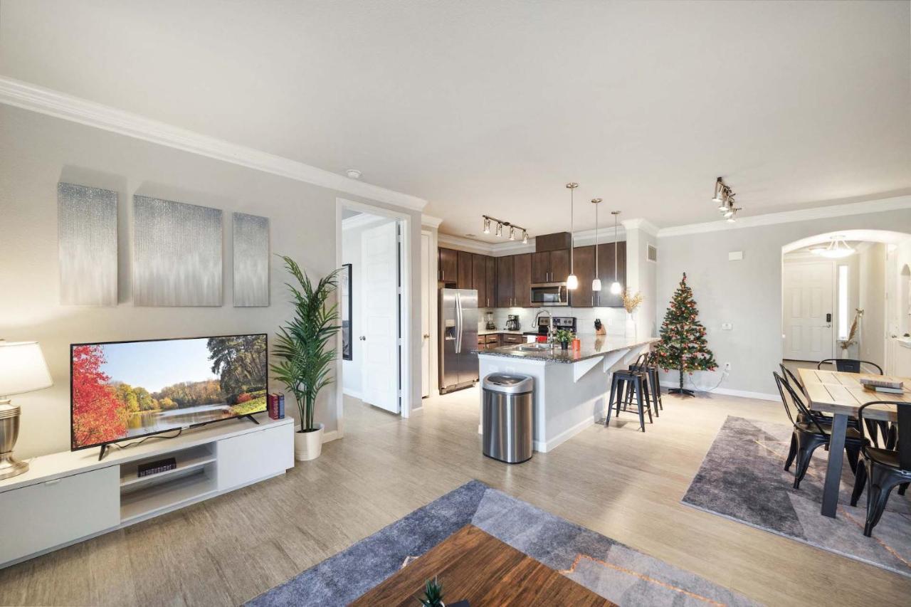 Luxury Townhomes - Evonify Stays Остін Екстер'єр фото